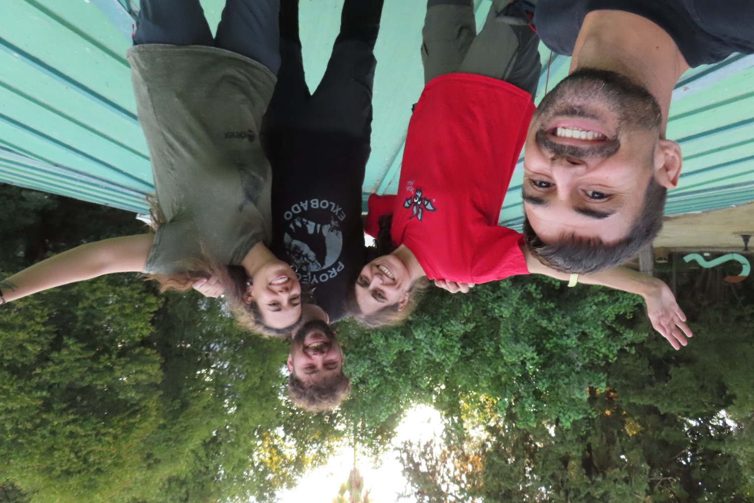 Integrantes del equipo del proyecto Nóctulo reunidos al aire libre durante una jornada de campo.